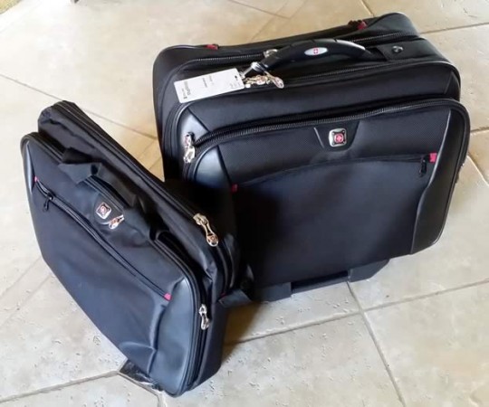Business Travel Bag 15.6 inch Multi-Function Laptop Bag Shoulder Shockproof Laptop Bag Cowboy Bebop Laptop Bag